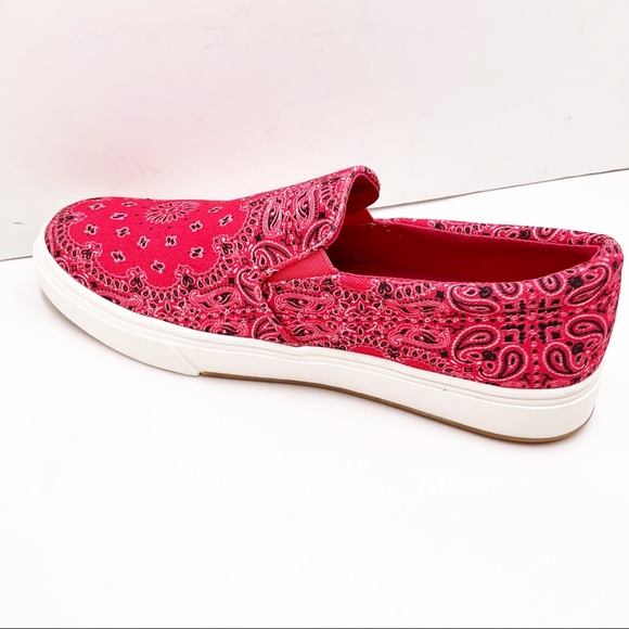 🆕{Steve Madden} Coulter Red Paisley Print Slip-On Sneakers - Picture 3 of 16